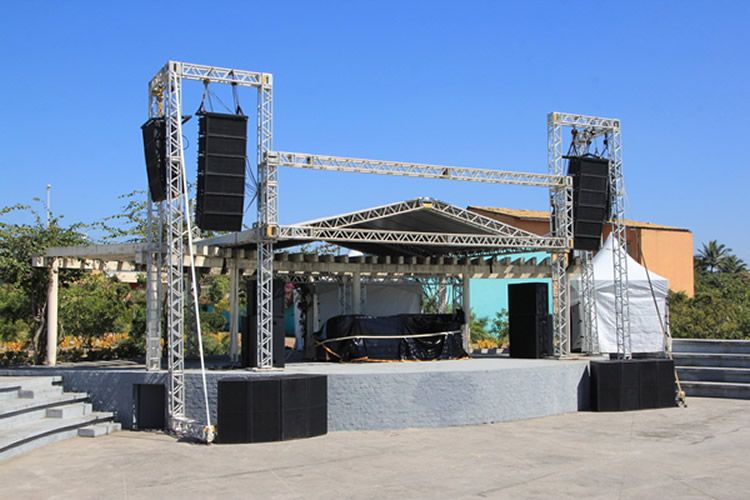Palco na Lagoa do Iriry em Rio das Ostras